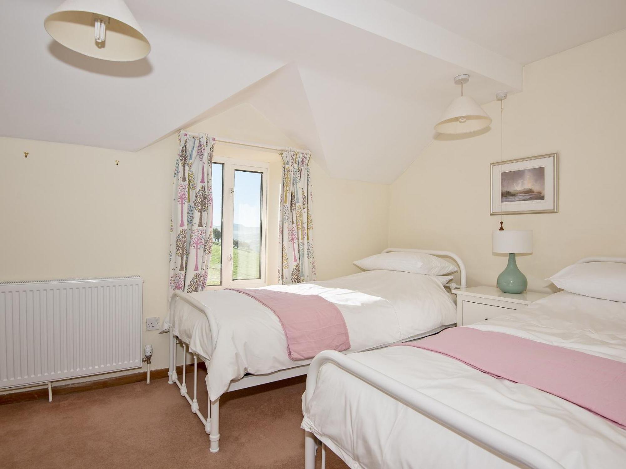 Cefn Bach Villa Capel Garmon Bagian luar foto